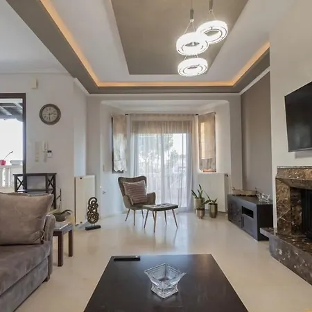 Anastazia Villa *
